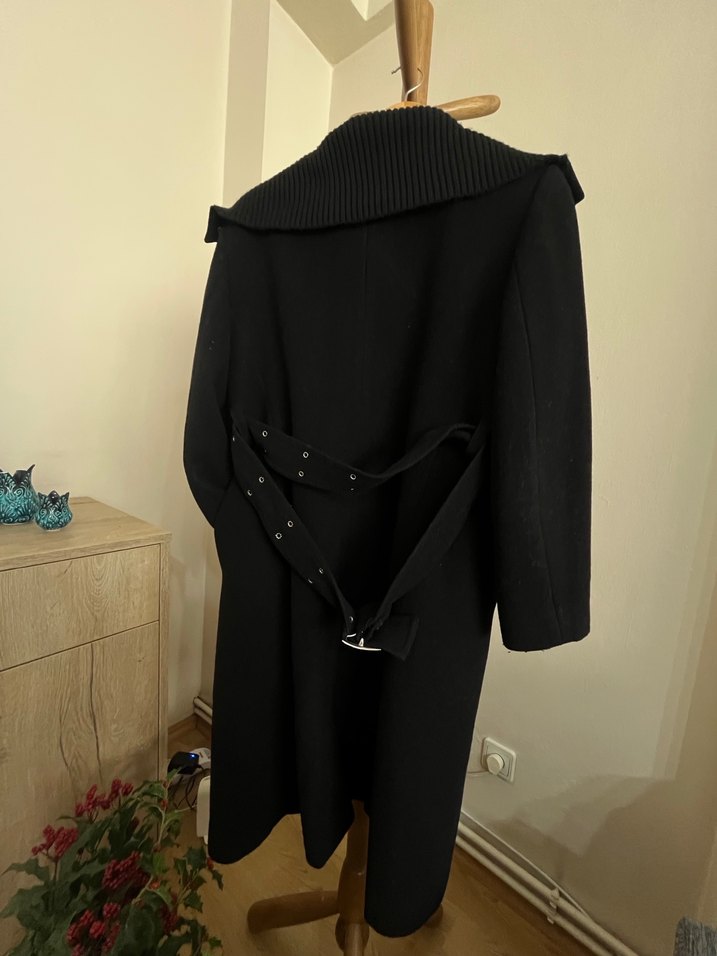 Düğmeli Siyah Uzun Kaşe Kaban - Görsel 3