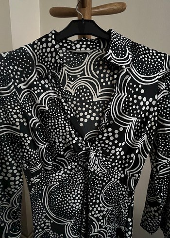 Park Bravo V Yakalı Siyah Desenli Elbise - Görsel 2