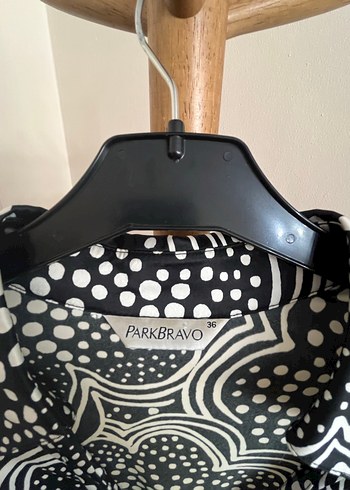 Park Bravo V Yakalı Siyah Desenli Elbise - Görsel 3