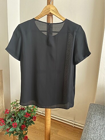 Siyah Vatkalı Bluz - Görsel 5