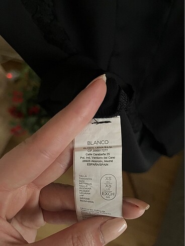 Siyah Vatkalı Bluz - Görsel 9