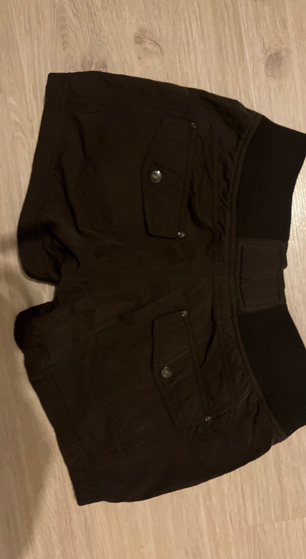 Kahverengi Fermuarlı Mini Hamile Şortu - Görsel 2