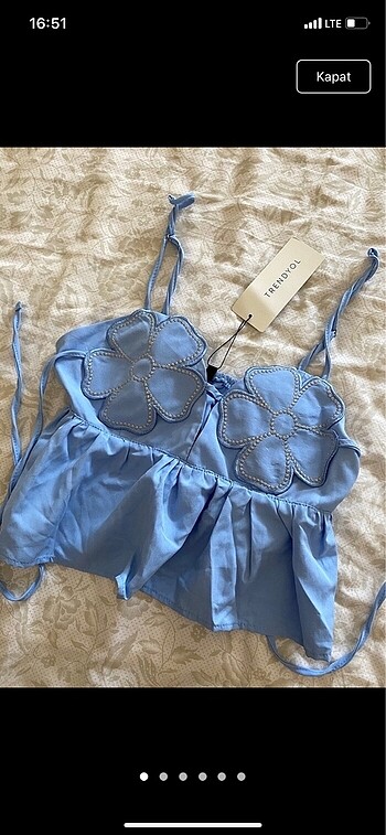 trendyol milla çiçek nakışlı mavi crop