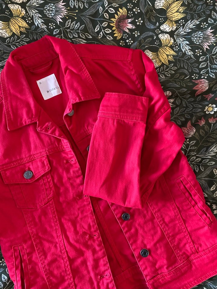 Kırmızı kadın kot ceket - Görsel 3