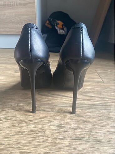 36 Beden siyah Renk deri stiletto