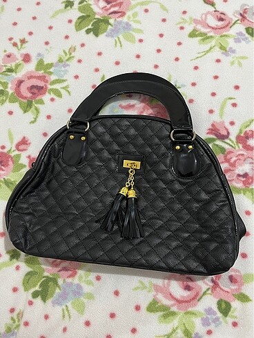 Siyah Kapitone Avon Çanta