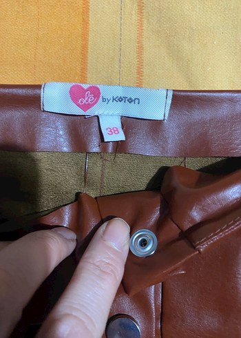 Düğmeli Kahverengi Deri Mini Etek - Görsel 3