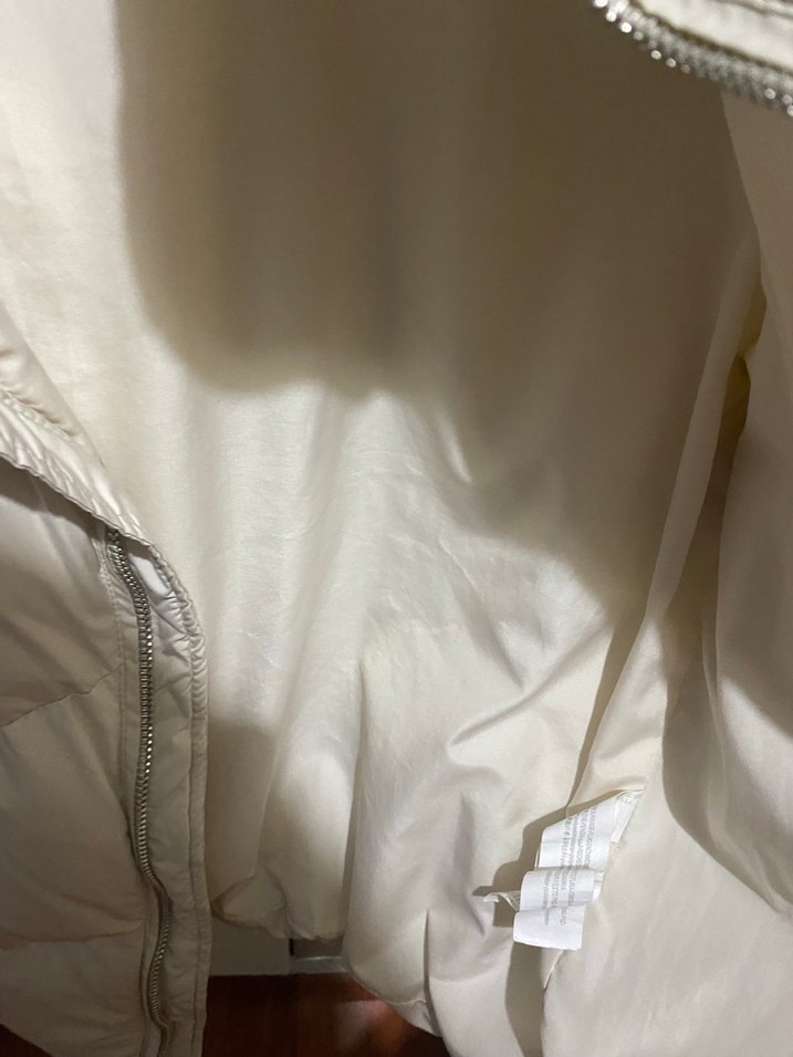 Beyaz Düğmeli Kısa Kadın Kışlık Mont - Görsel 4