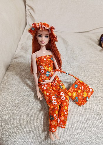 Çiçek Desenli Turuncu Bebek ve Aksesuarları