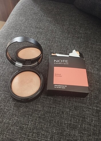 Note baked powder ışıltılı toz pudra 01