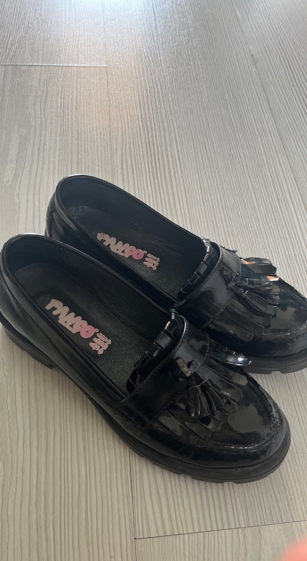 Kız Çocuk Siyah Püsküllü rugan panço ayakkabı - Görsel 3