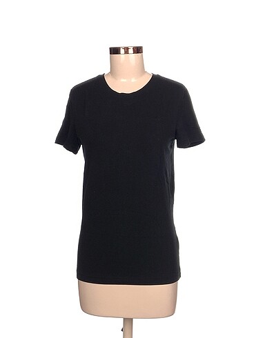 H&M T-shirt %70 İndirimli.