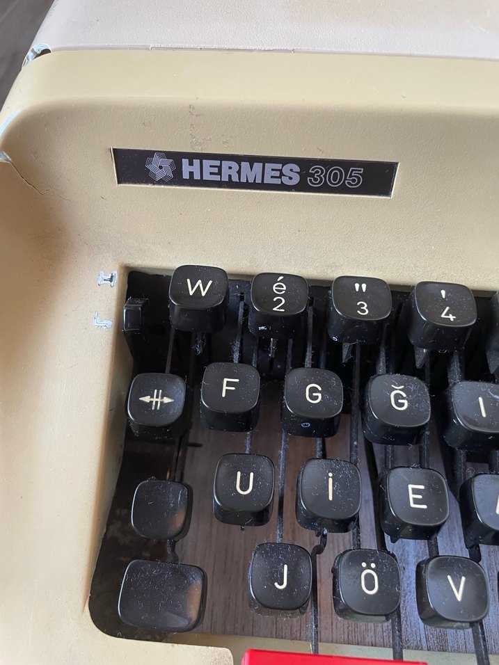 Beyaz Mekanik Daktilo - Görsel 2