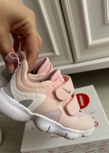 Kızlar için Pembe Cırt Cırtlı Sneaker NİKe - Görsel 4