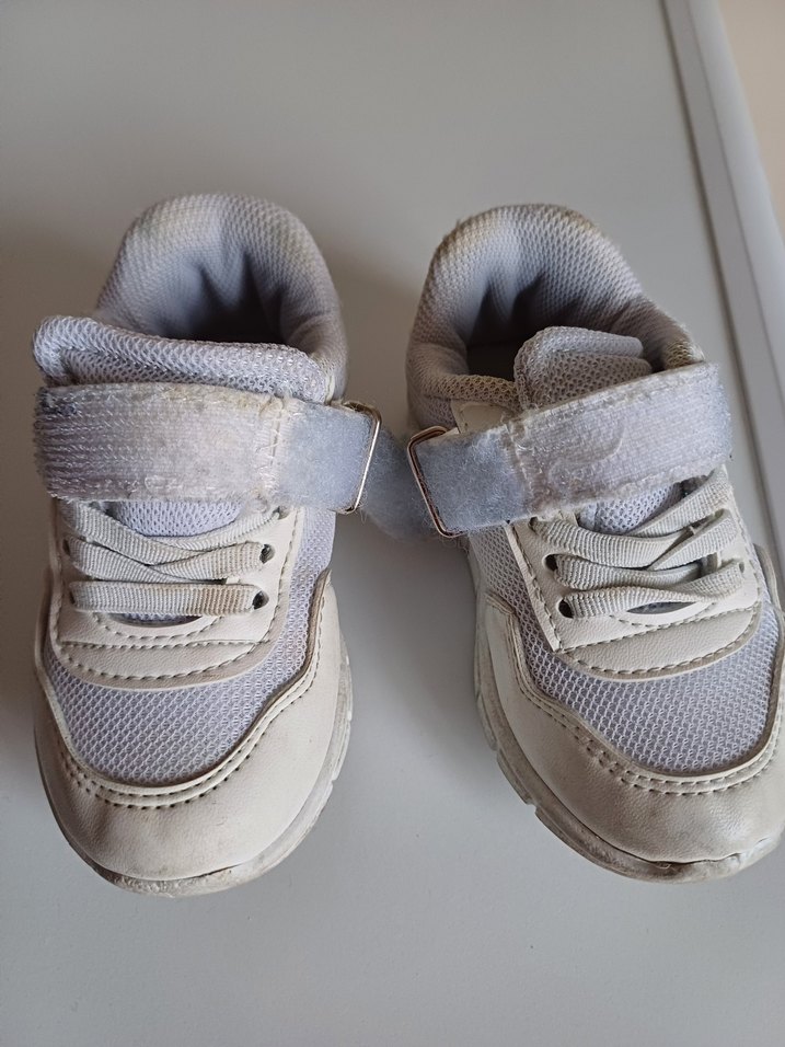 Kız Çocuk Beyaz Cırtlı Spor Ayakkabı - Görsel 2