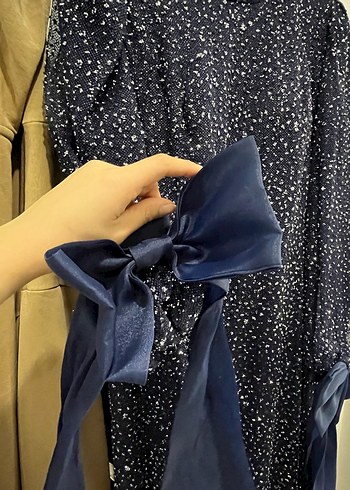 Uzun Kollu Lacivert Desenli Uzun Elbise - Görsel 3