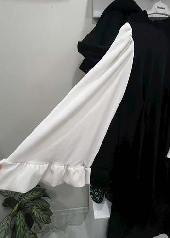 Siyah Beyaz Uzun Kollu Midi Elbise - Görsel 3