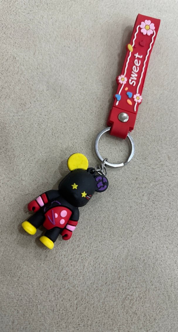 Renkli Püsküllü Kırmızı Rock Punk Anahtarlık - Görsel 3