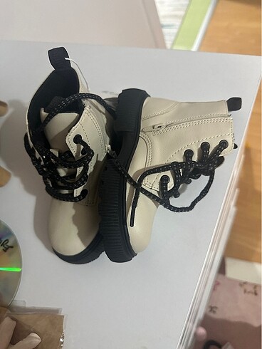 24 Beden Zara bot