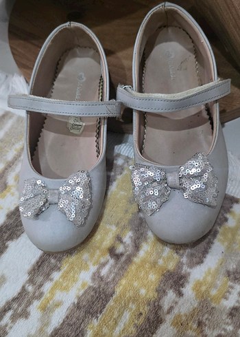 Kız Çocuk Beyaz Nakışlı Tokalı Babet - Görsel 5