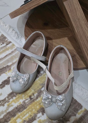 Kız Çocuk Beyaz Nakışlı Tokalı Babet - Görsel 6