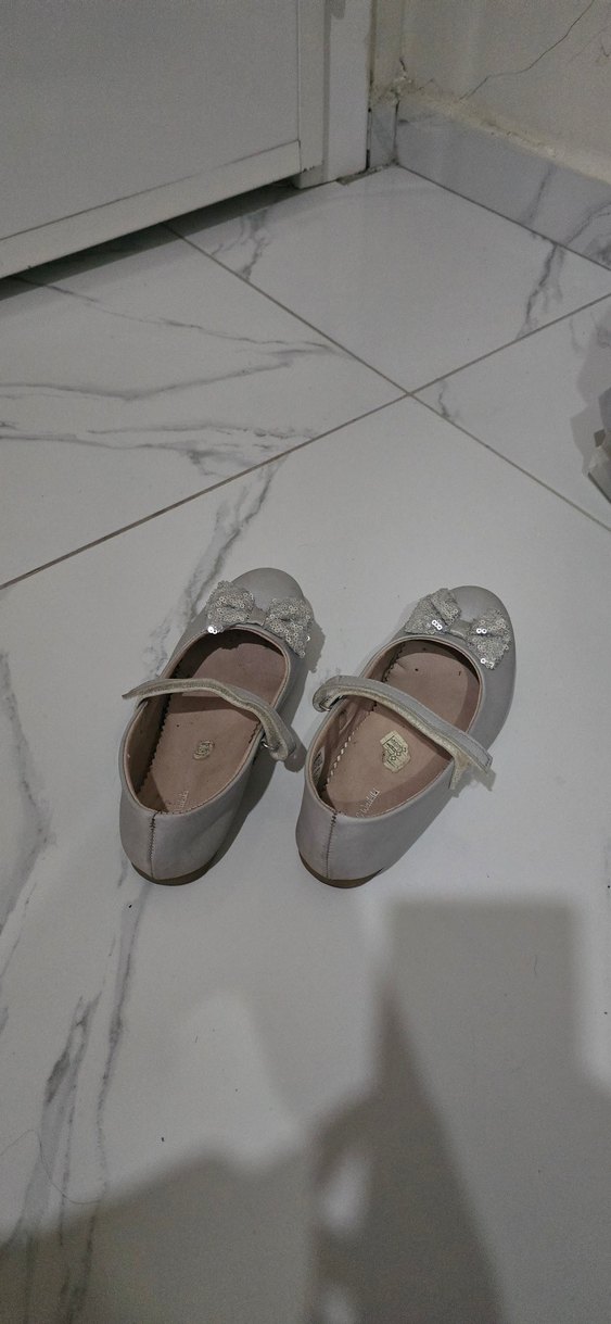 Kız Çocuk Beyaz Nakışlı Tokalı Babet - Görsel 4