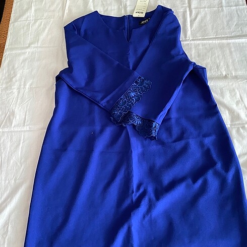 46 Beden saks mavisi lacivert etiketli 46 beden abiye elbise