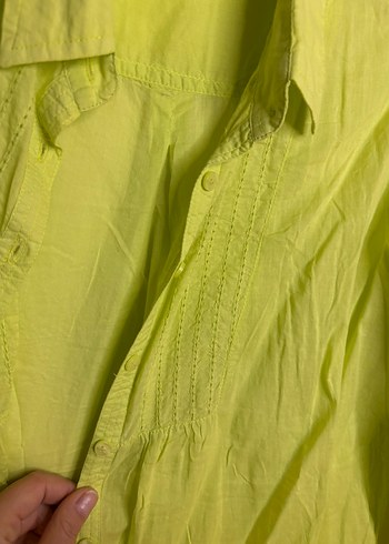 Parlak yeşil gömlek - Görsel 3