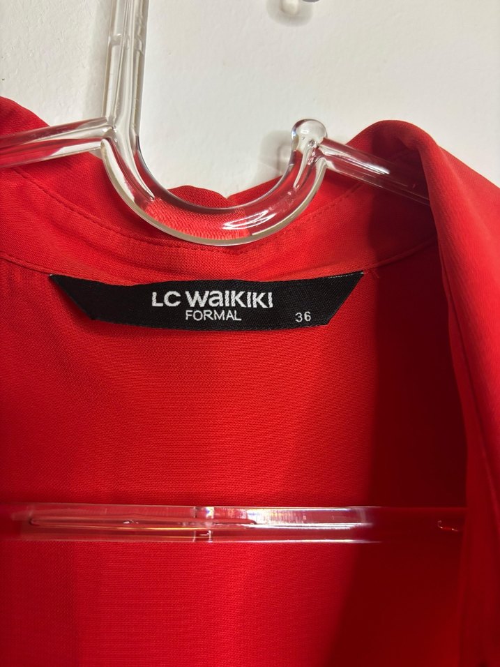 Kırmızı Düğmeli Kadın Uzun Kollu Gömlek - Görsel 3