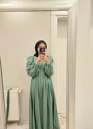 38 Beden yeşil Renk Tesettür elbise hiç giyilmedi yeni etiketli 