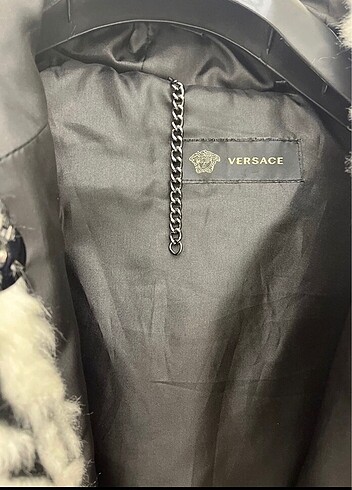 s Beden Versace tüylü kaban