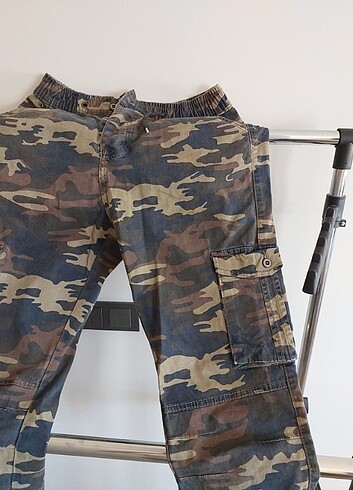 Kamuflaj bilegi lastikli pantalon