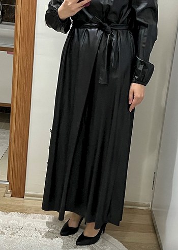Ghisa Deri Elbise