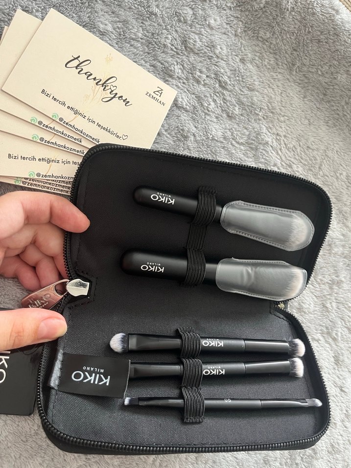 Kiko Siyah Makyaj Fırça Seti ve Kılıfı seyahat çantalı - Görsel 4
