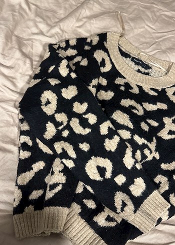 Stradivarius Gri Yılan Desenli Oversize Triko Kazak