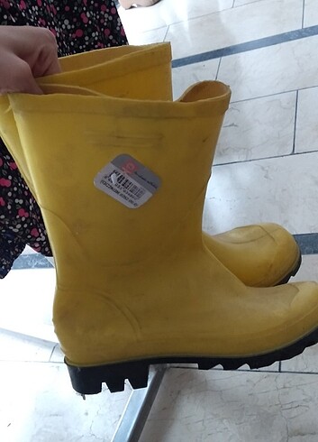 Bahçe çizmesi botu