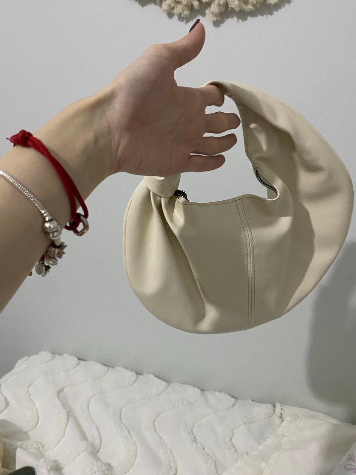 Minimalist Beyaz Deri Kadın El Çantası - Görsel 2