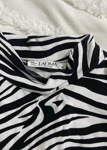 Zebra Desenli Uzun Kollu Bluz - Görsel 2