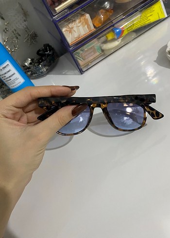 Şeffaf Çerçeveli Kahverengi Kadın Güneş Gözlüğü - Görsel 2