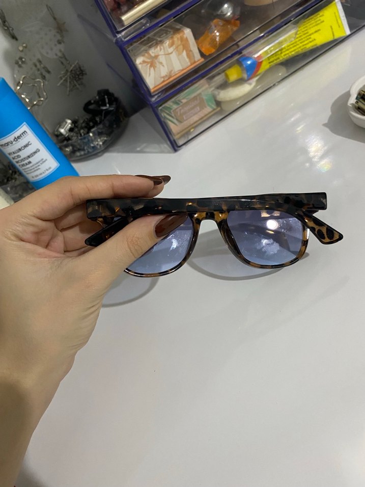 Şeffaf Çerçeveli Kahverengi Kadın Güneş Gözlüğü - Görsel 2