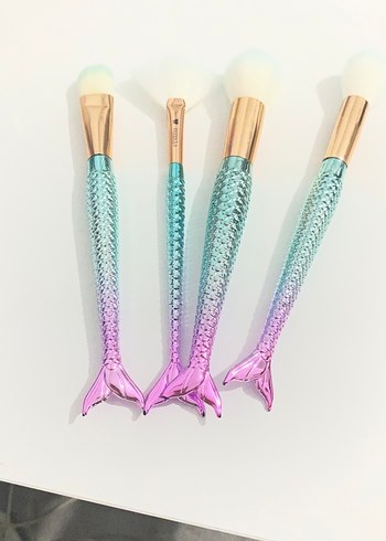 Pastel Renkli Denizkızı Makyaj Fırça Seti - Görsel 3