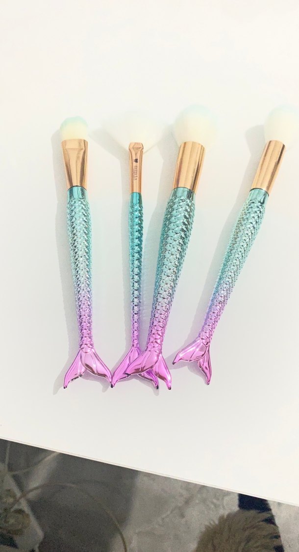 Pastel Renkli Denizkızı Makyaj Fırça Seti - Görsel 3