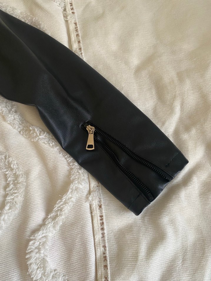 Kemer Detaylı Siyah Deri Biker Ceket - Görsel 3