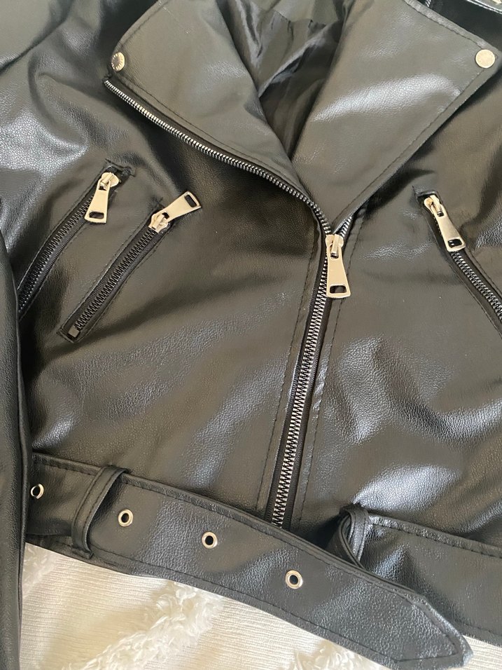 Kemer Detaylı Siyah Deri Biker Ceket - Görsel 4