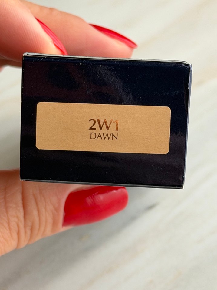 Estée Lauder Futurist SkinTint Serum SPF 20 - Görsel 3