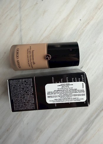 Giorgio Armani Luminous Silk Fondöten 5.5 Beige - Görsel 3