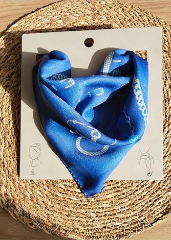 Zincir Detaylı Parlak Mavi Kadın Fular - Görsel 2