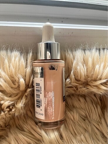 Beden maybelline super stay skin tint 05
