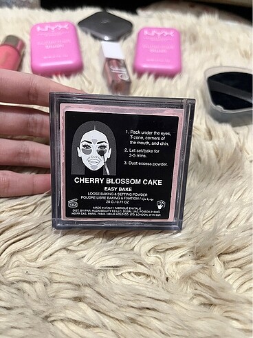 Huda Beauty huda cherry blossom pudra pembe