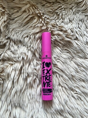essence l love extreme maskara